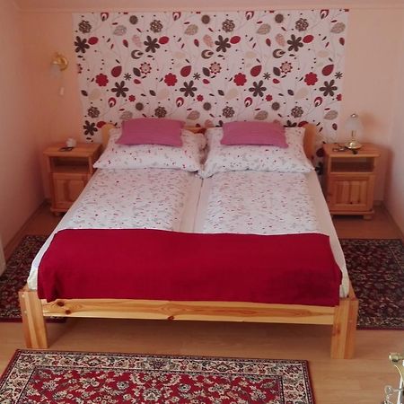 Marina-Buek Apartmanhaz エクステリア 写真