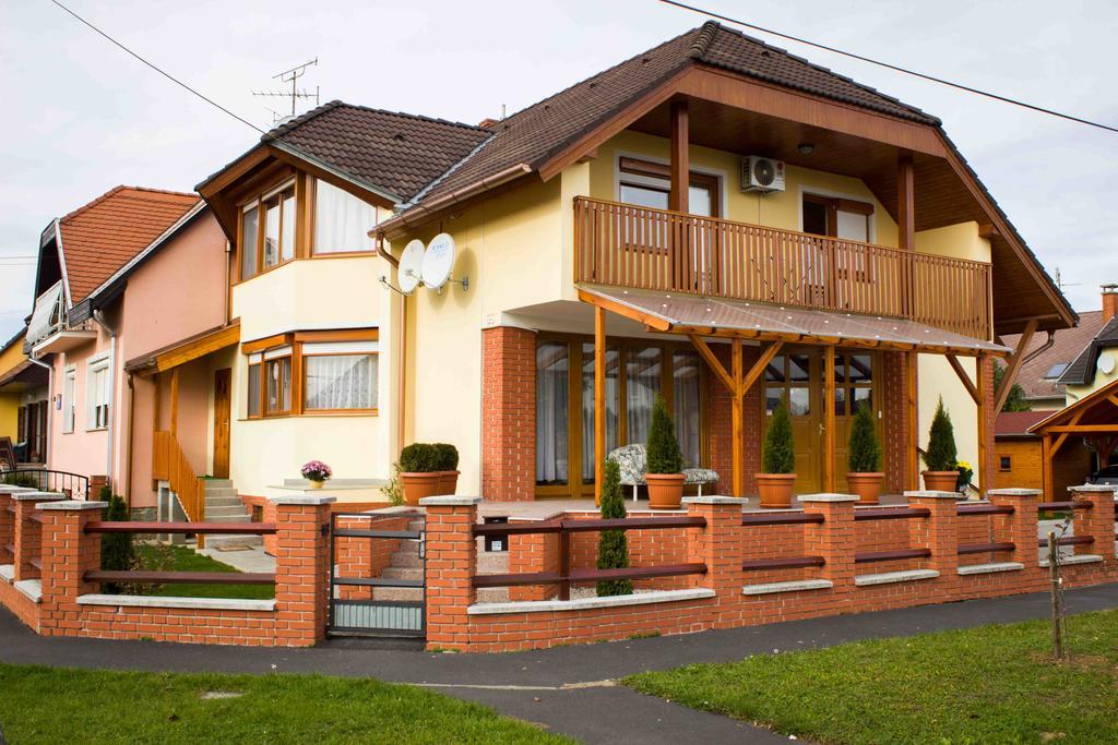 Marina-Buek Apartmanhaz 部屋 写真