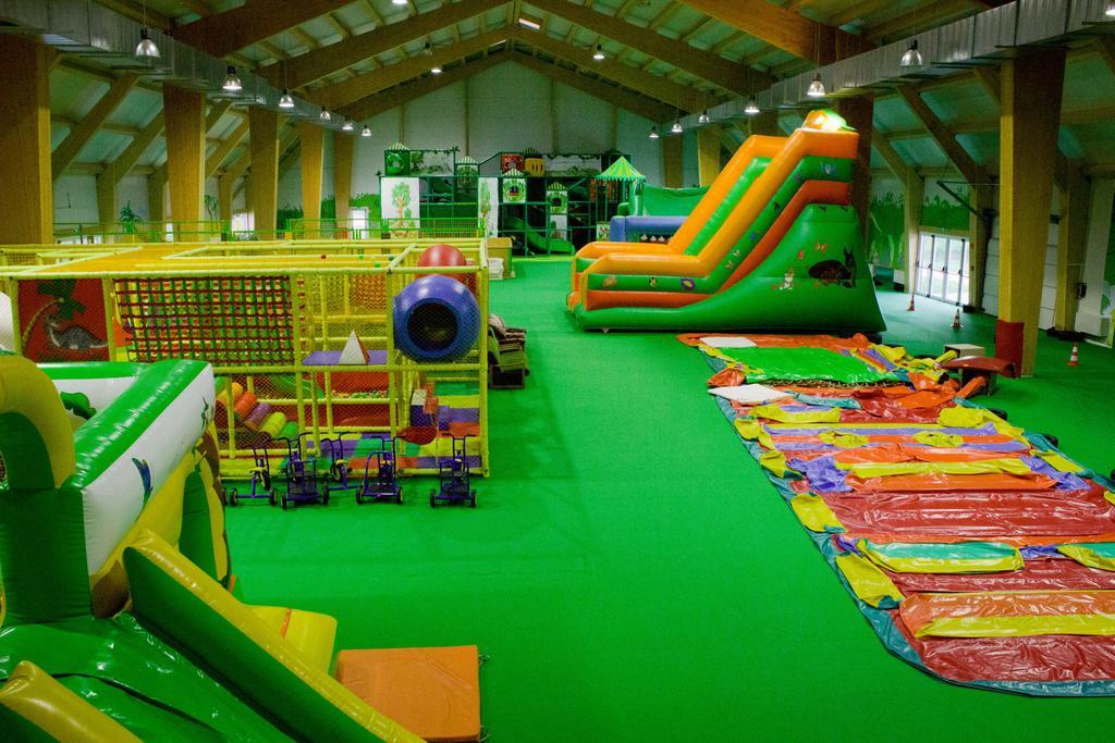 Marina-Buek Apartmanhaz エクステリア 写真