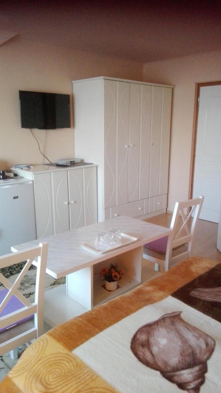 Marina-Buek Apartmanhaz エクステリア 写真